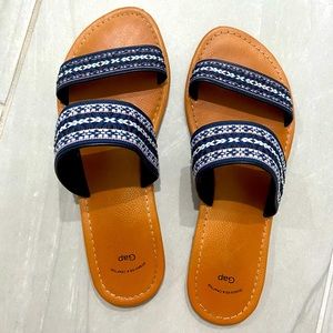 GAP sandals